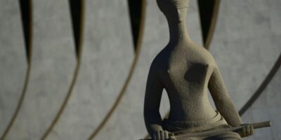 Fux diverge, mas Primeira Turma confirma tornozeleira para Bolsonaro