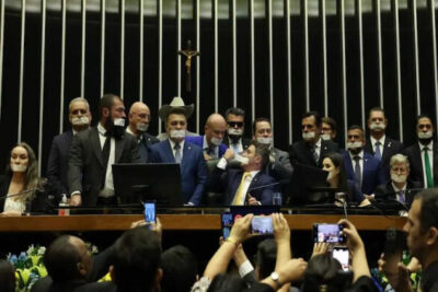 PT, PSB e PSOL querem suspensão de mandato de bolsonaristas por motim na Câmara