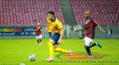 Moto Club empata fora de casa, vence nos pênaltis e elimina Retrô com atuação heróica do goleiro