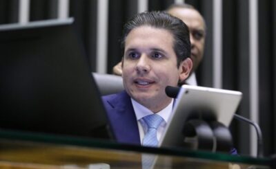 Motta diz que há compromisso do governo em discutir reestruturação de carreiras não contempladas