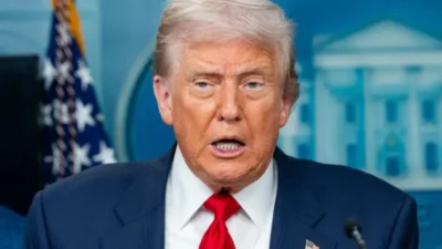 Trump diz que vai assinar ordem para acabar com votos pelo correio e urnas
