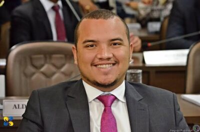 Nato Junior se une com moradores para realizara a operação ” Tapa Buracos” no Coroadinho após o prefeito Eduardo Braide não atender reivindicações da população
