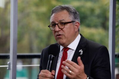 Padilha reafirma que tarifaço não fará Ministério da Saúde retaliar