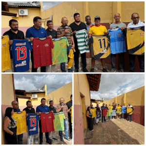 Prefeito Enoque Mota faz entrega simbólica de equipes que simboliza a igualdade dos atletas na copa Marizão