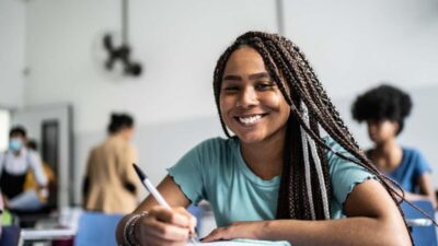 Pé-de-Meia a universitários: inscrições começam nesta sexta (17)
