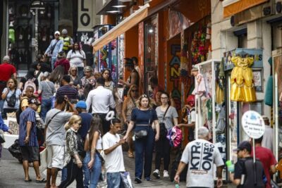 Pirataria é fiscalizada e combatida, dizem lojistas da 25 de Março