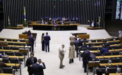 Plenário reúne-se nesta manhã para votar acordos internacionais