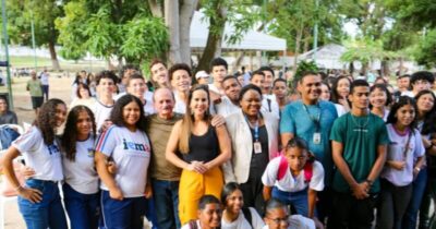 Prefeito Dr. Julinho reforça compromisso com políticas para a juventude em evento no Parque da Cidade