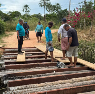 Prefeitura de Araioses avança com revitalização da ponte no povoado Algodões