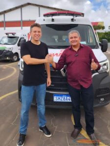 Prefeito Aldo Lopes recebe nova ambulância para o município durante agenda na Capital