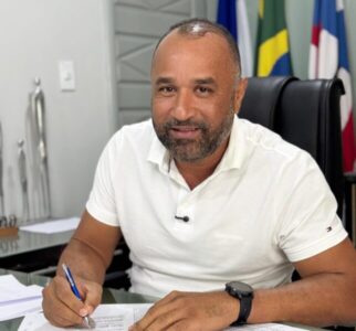 Prefeito Roberto Costa assina contrato para início da construção das primeiras unidades habitacionais do Minha Casa Minha Vida