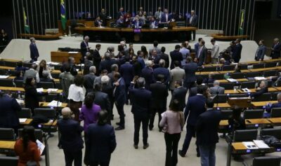 Projeto que pune quem impedir funcionamento da Câmara avança