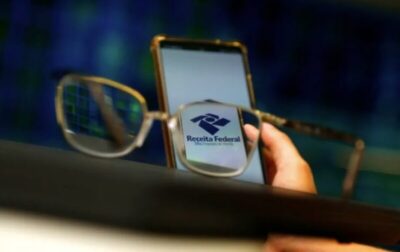 Receita Federal deposita terceiro lote de restituições do Imposto de Renda nesta quarta-feira