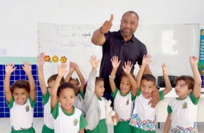 Roberto Costa reinaugura creche cujo telhado desabou….