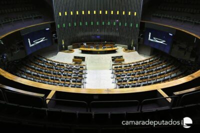 Câmara declara perda de mandatos de sete deputados federais