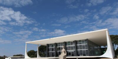 Moraes abre apuração sobre insider trading antes de tarifaço de Trump
