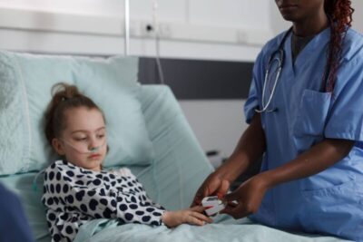 Doenças respiratórias estão entre as principais causas de internação infantil