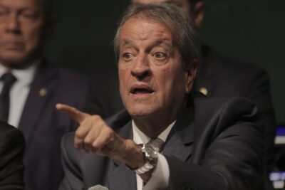 Valdemar pede autorização ao STF para visitar Bolsonaro