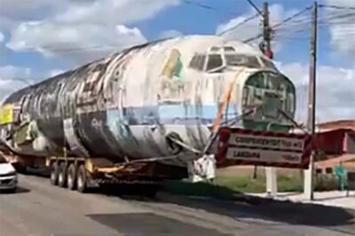 Boeing 727 chama atenção ao cruzar ruas de Dom Pedro durante transporte no Maranhão