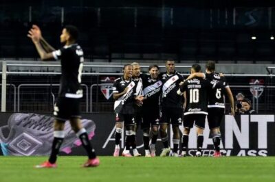 Santos sofre goleada histórica do Vasco por 6 a 0 no Morumbi