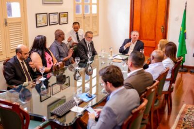 TJMA entrega matrícula imobiliária de Igreja Batista de Barreirinhas