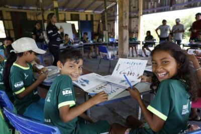“Z de zangão”: projeto aproveita vivências para alfabetizar no mangue