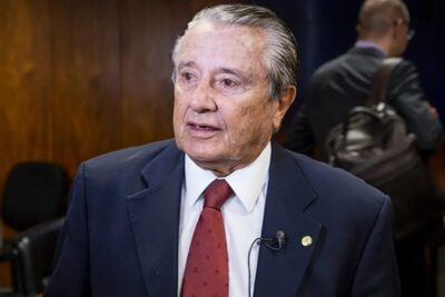 Secretário José Reinaldo é diagnosticado com linfoma e segue em tratamento em Brasília