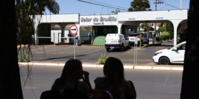 Polícia reconhece falhas em relatório de vistoria na casa de Bolsonaro