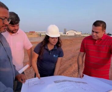 Prefeito Joãozinho Pavão realiza visita técnica em terreno onde será construído residencial com 96 Apartamentos