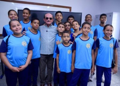 Dr. Julinho inaugura Escola Municipal do Parque Vitória totalmente reformada e anuncia construção de UBS no Alto do Turu