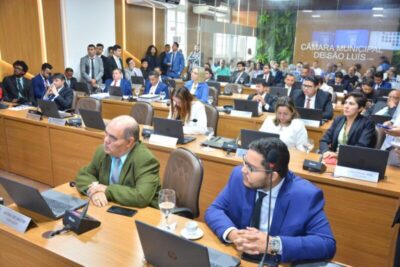 Vereadores derrubam veto do Executivo e garantem aumento salarial para mais de 400 servidores