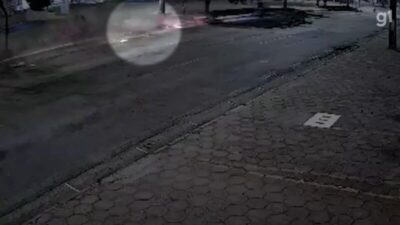 Vídeo mostra momento em que jovem é derrubada de moto e morta em assalto em SL