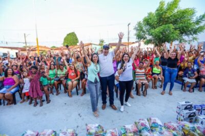 Pré-candidata a estadual, Bruna Pessoa é recebida com festa em Rosário