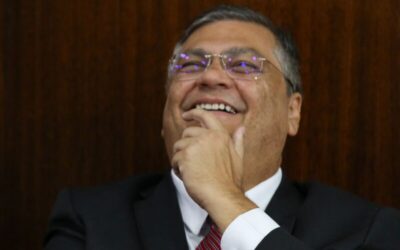 Flávio Dino vira alvo do Congresso, enquanto Moraes incomoda apenas bolsonaristas
