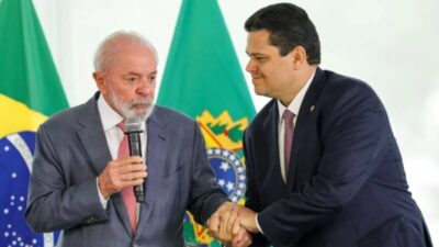 Após anúncio de desembarque, Lula chama Alcolumbre e ministros do União