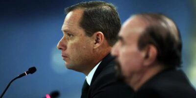 Mauro Cid pede ao STF extinção da pena e devolução de passaporte