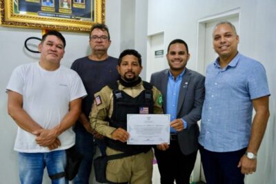 Câmara Municipal de Barreirinhas homenageia agente de trânsito por ato heroico
