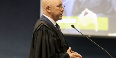 Ex-comandante não colocou Marinha à disposição do golpe, alega defesa