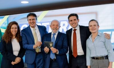 Presidente Lula sanciona lei que cria a Carteira Nacional do Professor (CNDB)