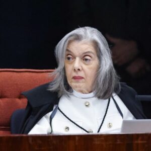 Cármen vota pela validade da delação de Mauro Cid