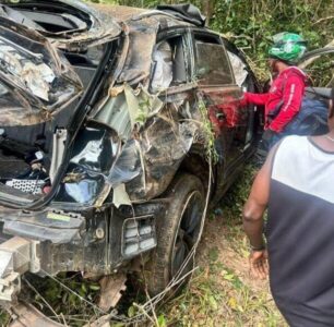Motociclista morre após colisão entre moto e carro de passeio na MA-106, em Alcântara