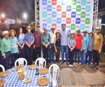 Presidente da FAMEM prestigia abertura da 65ª edição da Expoema