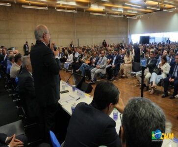 FAMEM e CNM reúnem prefeitos em Brasília na Mobilização Municípios em Risco