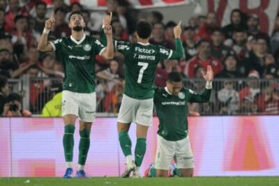 Palmeiras derrota River Plate fora de casa e larga na frente na Libertadores