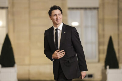 Trudeau promete resposta ‘firme’ às tarifas de Trump sobre importações de aço e alumínio
