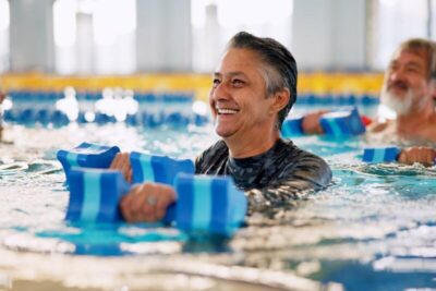 7 benefícios da hidroterapia para a saúde