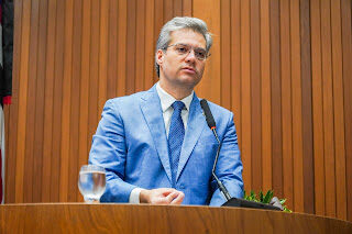 Neto Evangelista repreende e cobra autocontrole e inteligência emocional da oposição