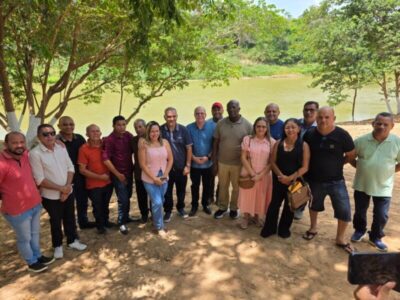 Praça Marquês de Marialva é reinaugurada por Hildo Rocha e Zé Martinho