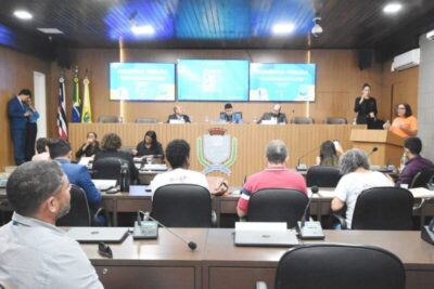 Profissionais do magistério cobram pagamento do Fundef em audiência pública