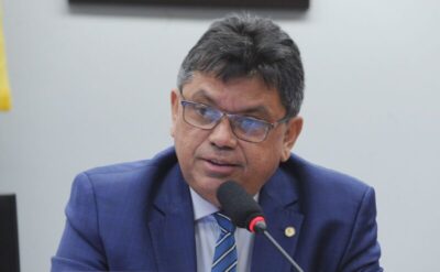 ‘Eduardo Bolsonaro não tem como permanecer deputado nos EUA conspirando contra o Brasil’, diz Jerry após decisão de Motta